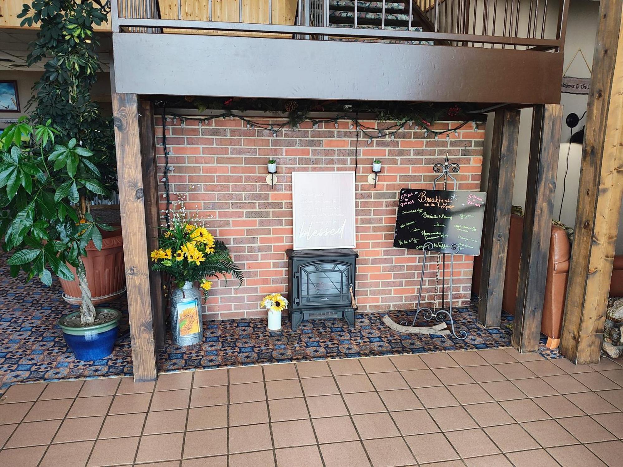 The Lodge At Russell - Russell Inn Exteriör bild